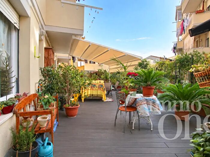Appartamento con 5 locali in vendita in Via Fiorenza, Livorno
