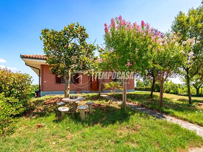 Casa con 6 locali in vendita in Via Rocchette, Chieri