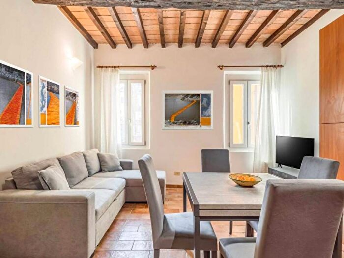 Appartamento bilocale in affitto in Via dei Balugola, Centro Storico, Modena