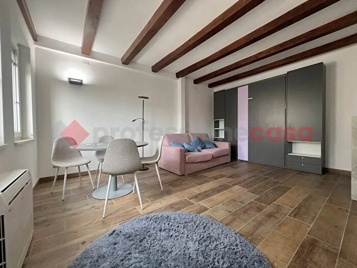 Appartamento trilocale in affitto in Via Fenilon, Verona