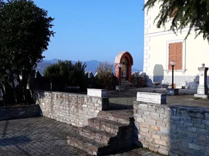 Casa con 6 locali in vendita in Piazza Umberto Terracini, Cartosio