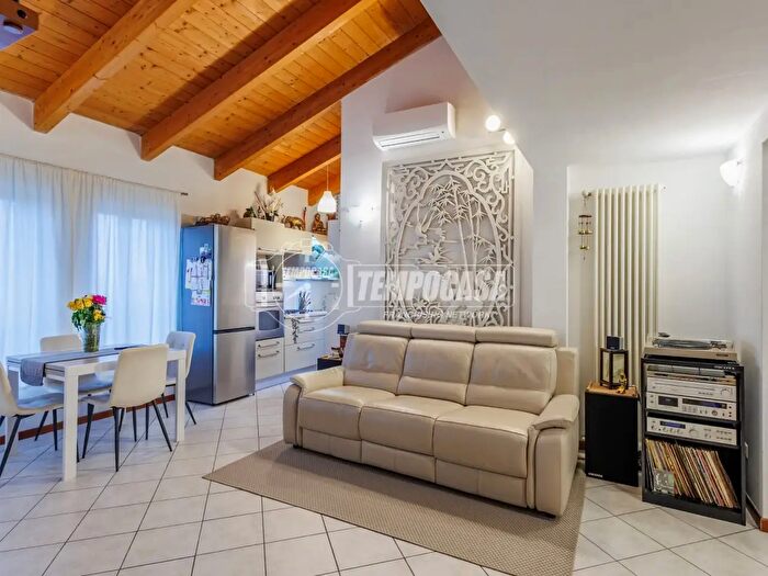 Appartamento quadrilocale in vendita in Via Giulio E Giacinto Sicuri, Parma