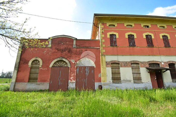 Casa con 10 locali in vendita in Frazione Samboseto, Busseto