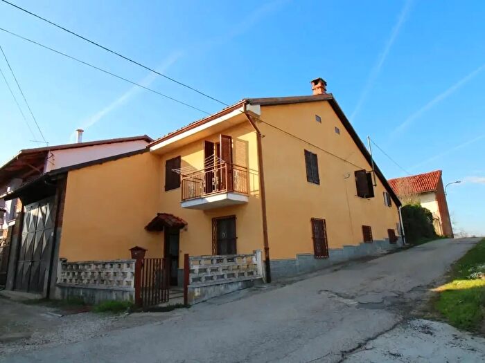 Appartamento quadrilocale in vendita in Collina San Defendente, Ferrere