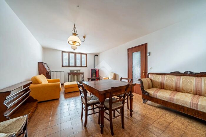 Appartamento quadrilocale in affitto in Località Campolevà, Bosco Chiesanuova