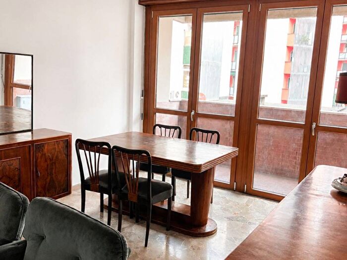 Appartamento trilocale in affitto in Via Luigi Varanini, Pasteur, Milano
