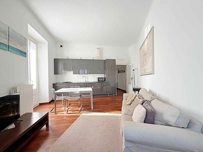 Appartamento trilocale in affitto in Via Antonio Stoppani, Morgagni, Milano