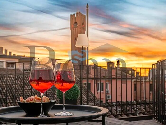 Appartamento con 10 locali in vendita in VLo Trevisi, Treviso