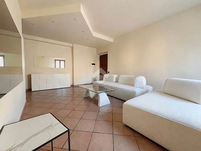 Appartamento trilocale in vendita in Via Eugenio Martorelli, Cosenza