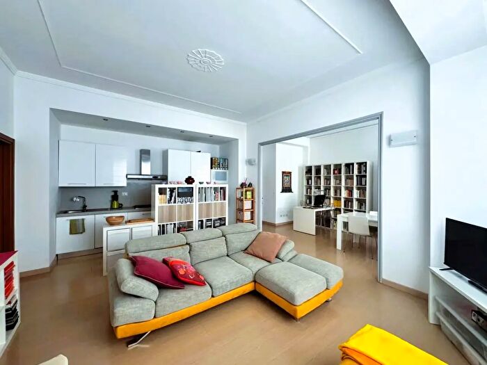 Appartamento trilocale in affitto in Viale Romagna, Milano