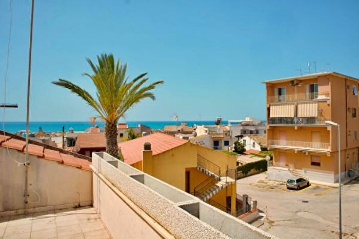 Casa con 6 locali in vendita in Via Bengasi, Ragusa