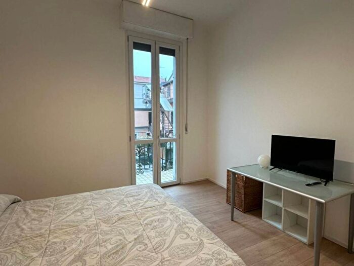 Appartamento bilocale in affitto in Via Giuseppe Guerzoni, Dergano, Milano