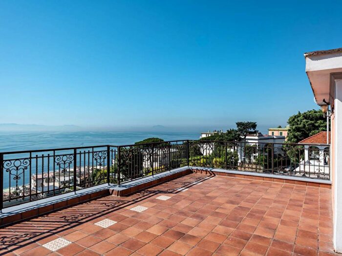 Casa con 6 locali in affitto in Via Alessandro Manzoni, Posillipo, Napoli