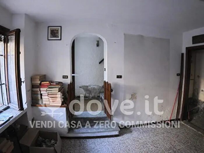 Casa bilocale in vendita in Via Beretta, Casalzuigno