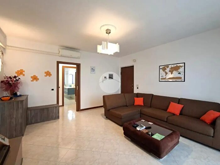 Appartamento trilocale in vendita in Via Leopoldo Fagnani, Sedriano