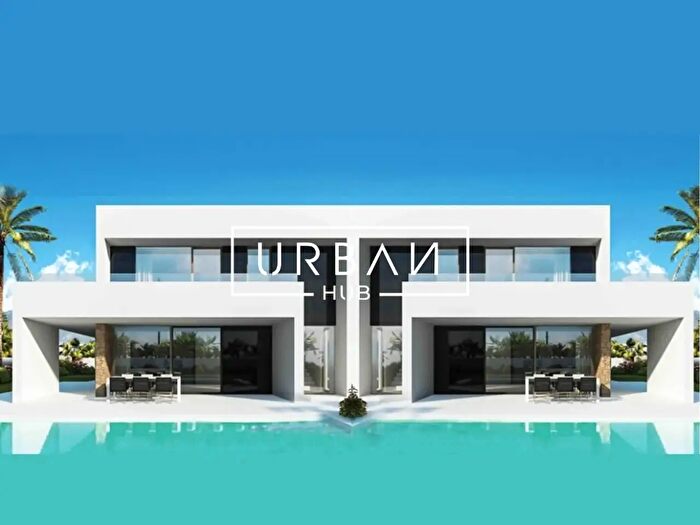 Casa con 6 locali in vendita in Via Padulli, Rimini