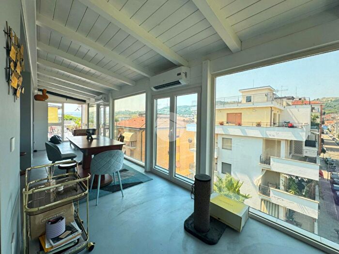 Appartamento quadrilocale in vendita in Via Angelo Celli, San Benedetto Del Tronto