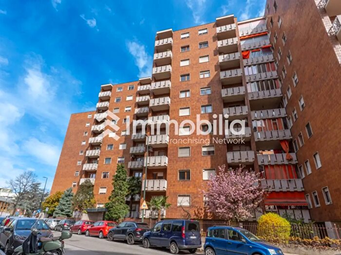 Appartamento quadrilocale in vendita in Via Barnaba Panizza, Torino