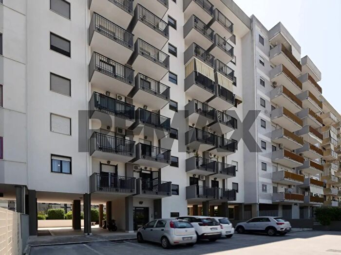 Appartamento trilocale in vendita in Via Angeloantonio Quaranta, Bari