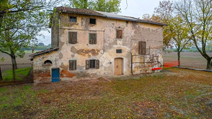 Casa con 6 locali in vendita in Via delle Valli, Rubiera