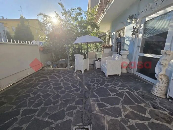 Appartamento trilocale in vendita in Via Farini, Carpi