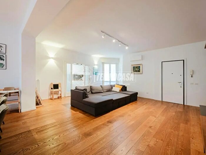 Appartamento trilocale in vendita in Via Ponte Seveso, Milano