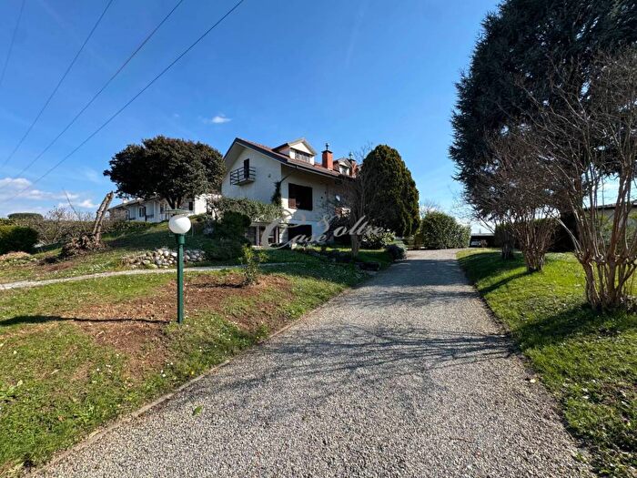 Appartamento trilocale in affitto in Via Meucci, Centro, Lentate sul Seveso