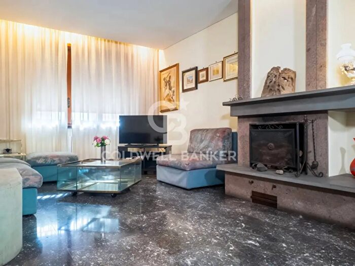 Appartamento con 8 locali in vendita in Via del Serafico, Roma