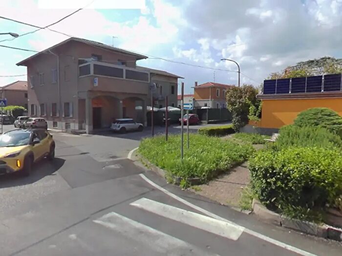 Appartamento quadrilocale in affitto in Via Eroi, Ornago