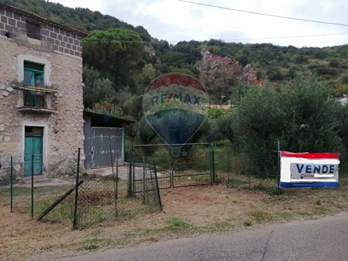 Casa con 6 locali in vendita in Via delle Terme, Castelforte