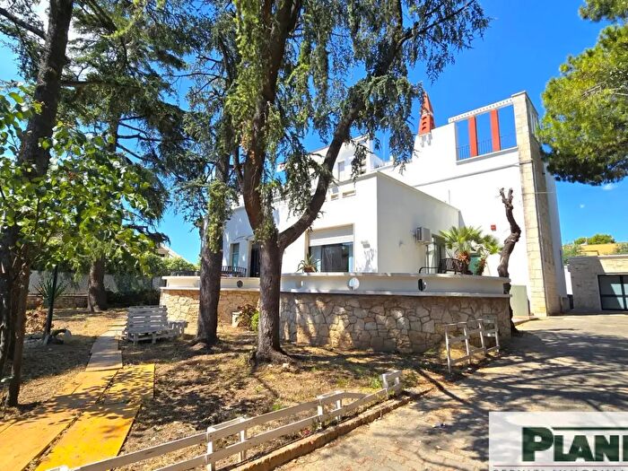 Casa con 11 locali in vendita in Corso Alcide De Gasperi, Bari