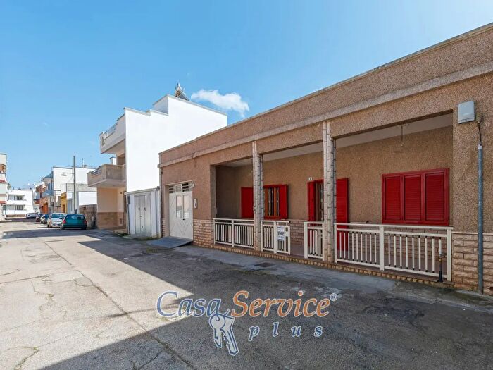 Casa trilocale in vendita in Via Bellini, Sannicola