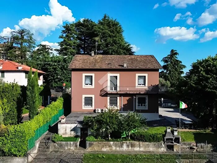 Casa con 6 locali in vendita in Via Panoramica, Monticelli Brusati