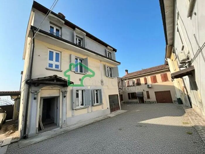 Appartamento trilocale in vendita in Via Aprile, Ospedaletto Lodigiano
