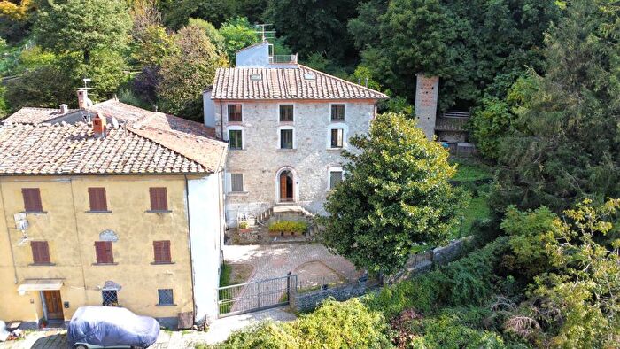 Appartamento bilocale in vendita in Via Val di Samomme, Pistoia