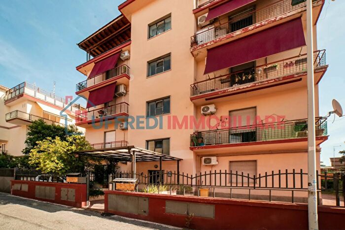 Appartamento trilocale in vendita in Via Fosso della Valchetta, Roma