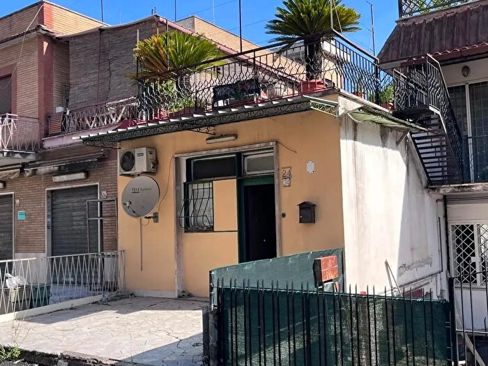 Appartamento monolocale in vendita in Via Grottazzolina, Roma