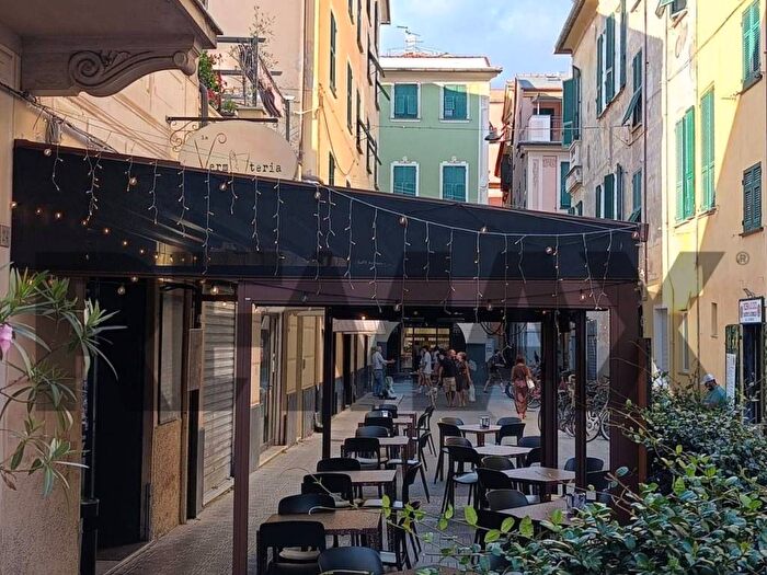 Casa bilocale in vendita in via Giuseppe Bontà, Centro Storico, Chiavari