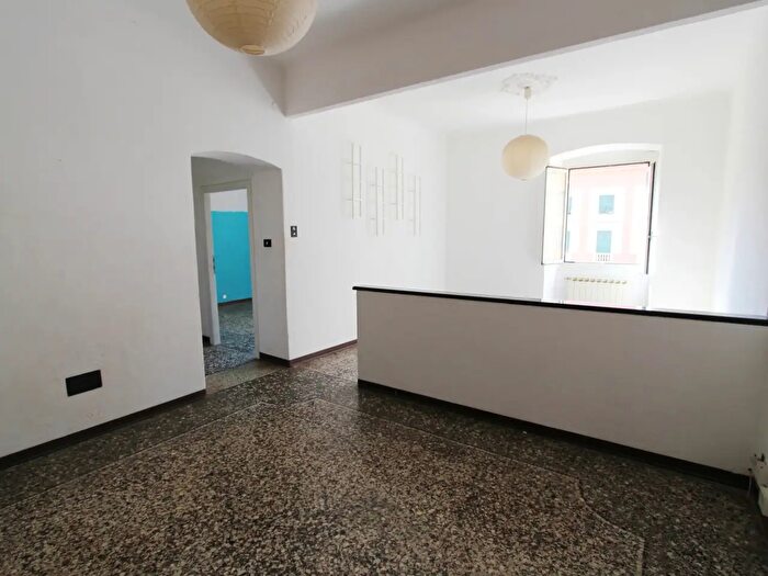 Appartamento quadrilocale in vendita in Via Palestro, Genova