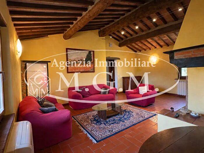 Casa con 5 locali in affitto in Pontedera