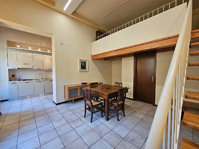 Appartamento bilocale in vendita in Via Vittorio Emanuele, Camaiore