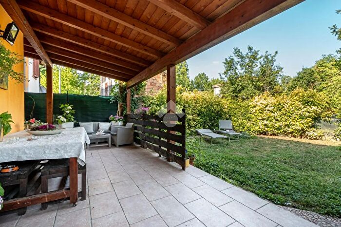 Casa quadrilocale in vendita in Via G Matteotti, Gattatico