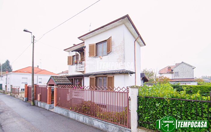 Casa quadrilocale in vendita in Via Campi, Zinasco