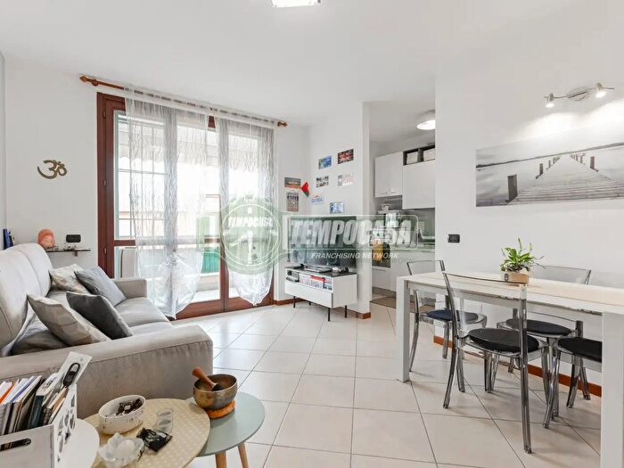 Appartamento bilocale in vendita in Via San Rocco, Vignate