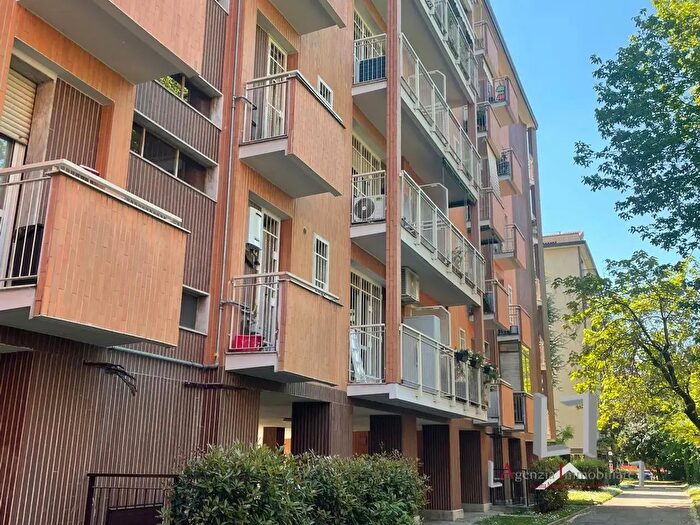 Appartamento trilocale in vendita in Via Mecenate, Milano