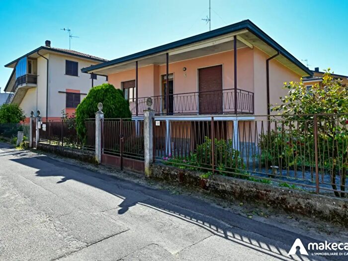 Casa trilocale in vendita in Via Marconi, Casaletto Lodigiano