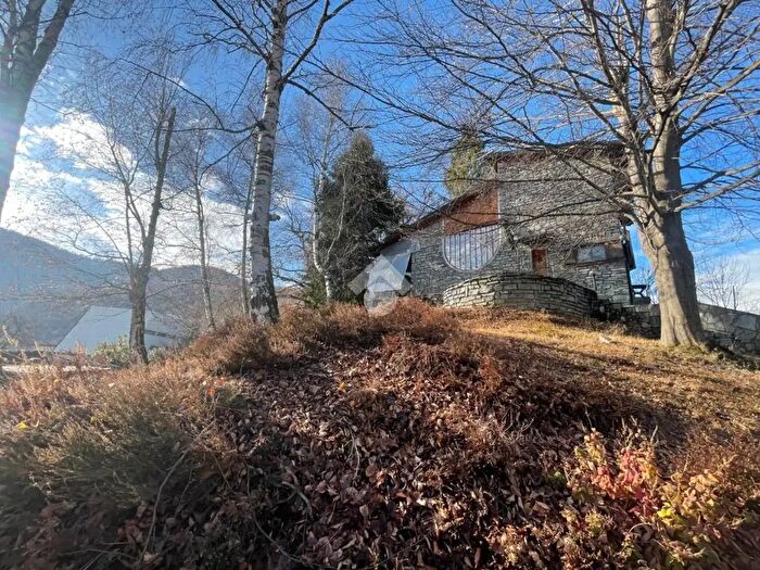 Casa con 10 locali in vendita in Via S Vincenzo, Bibiana