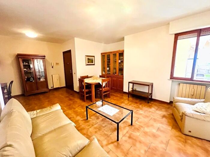 Appartamento con 5 locali in vendita in Massa