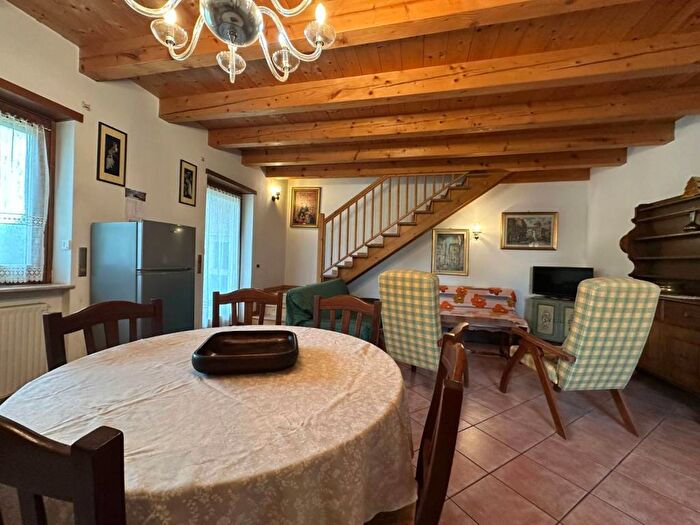 Appartamento quadrilocale in affitto in Via Rendola, Centro, Asiago