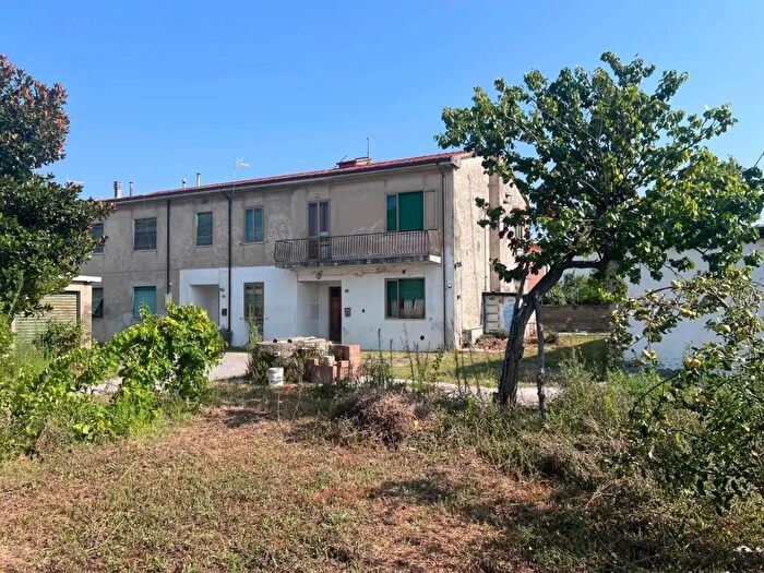 Casa con 6 locali in vendita in a Pagnatico, Cascina